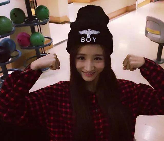 原创金屋藏娇任嘉伦小三岁的爱妻美照流出没得不可方物