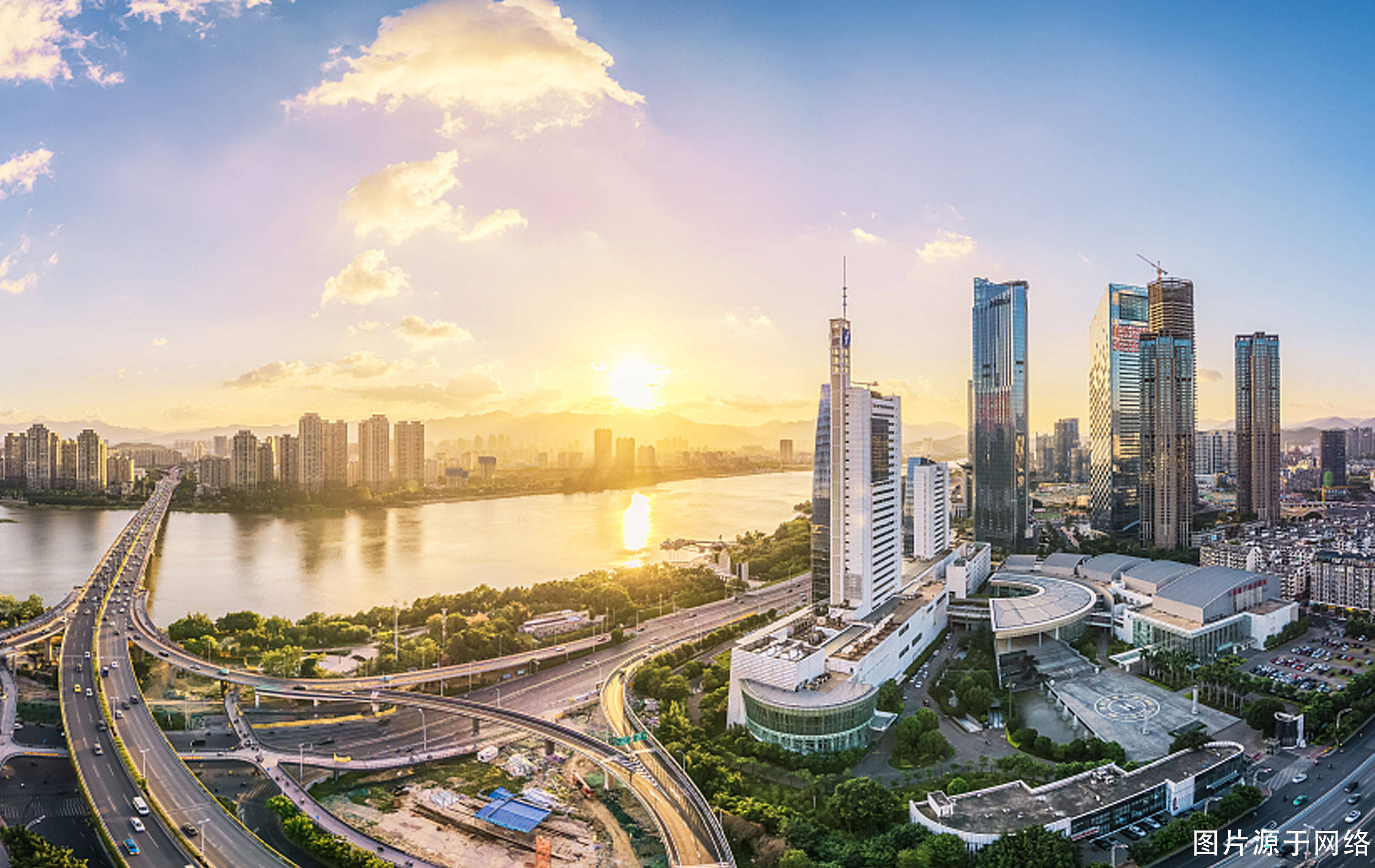 福州晋安蓝光玖榕台金鸡山蓝光玖榕台售楼部最新价格详情图文解析