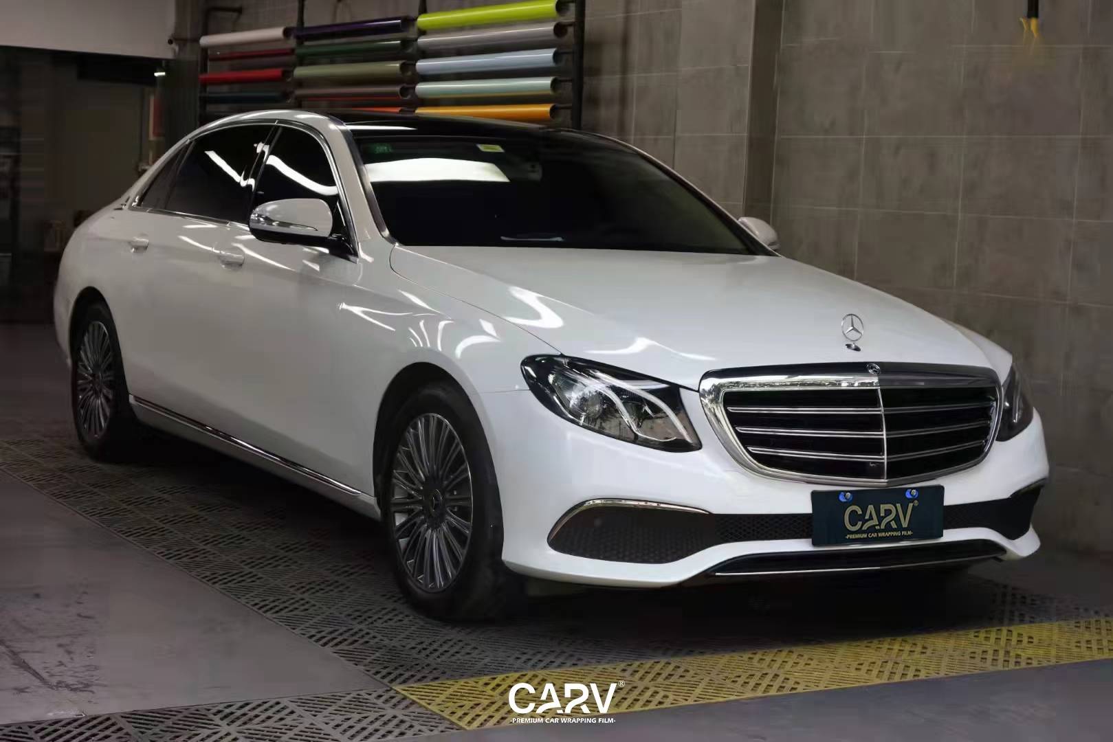 奔驰e级卡孚改色膜白金大珠光白_搜狐汽车_搜狐网