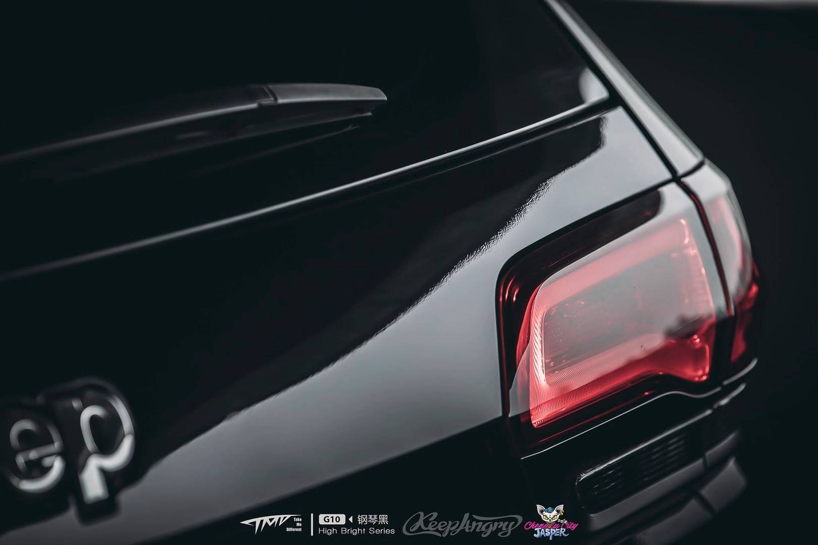 jeep大切诺基tmd潮牌改色膜钢琴黑