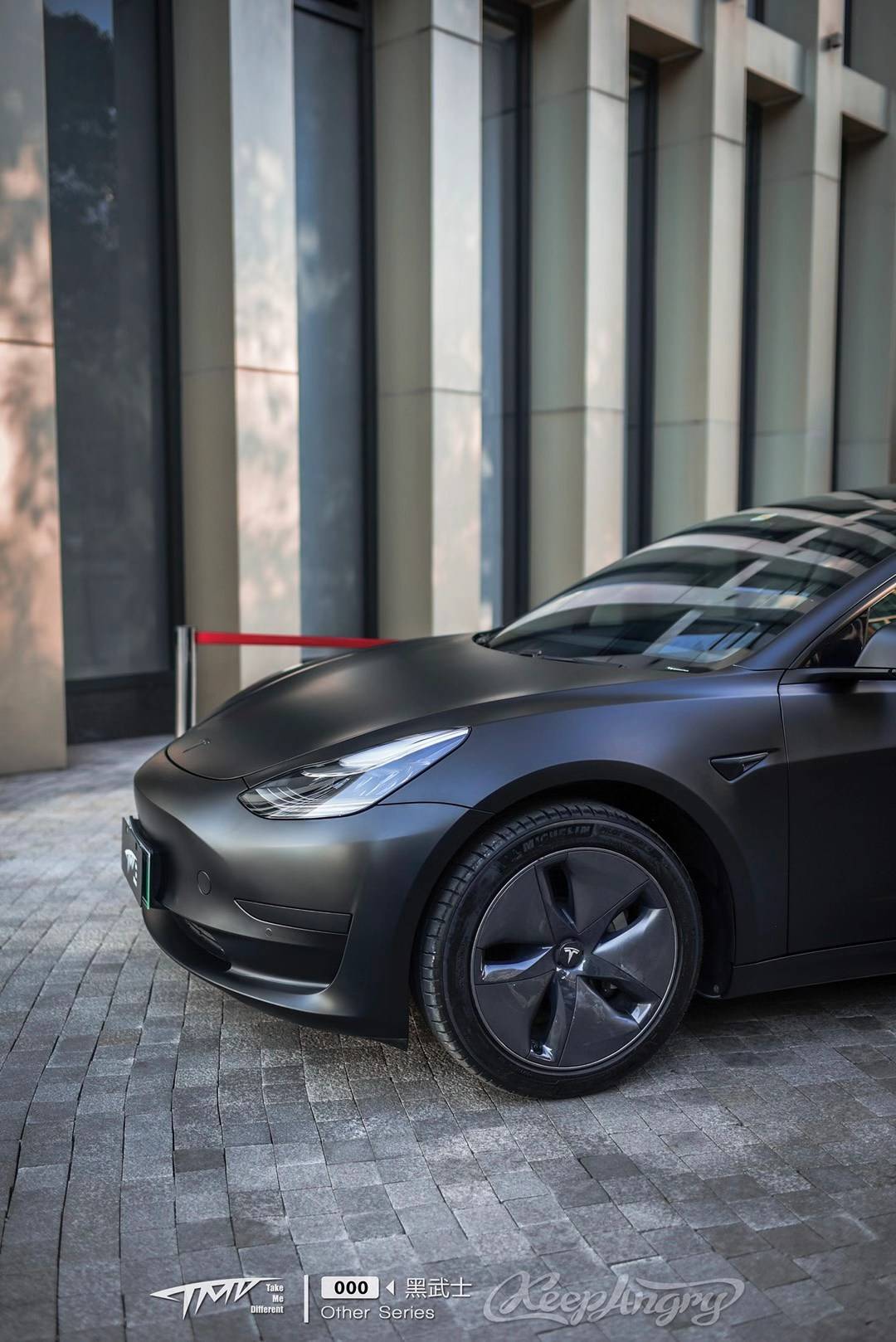 特斯拉model3tmd潮牌改色膜黑武士