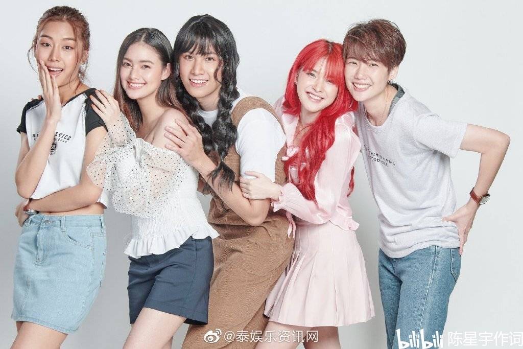 原创泰国八台泰剧珍妮渴情昼夜小狮子singto化身甜系美少女混入女生