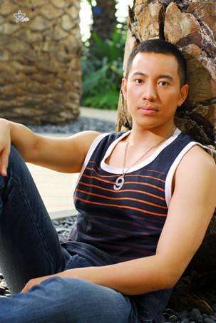 2011年,一部《我是特种兵》火遍天下,在剧中饰演了特种兵庄焱的谷智鑫