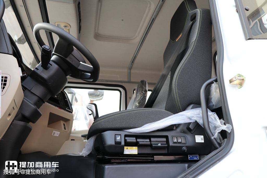 陕汽德龙x5000准大件牵引车来了承载能力再增强具体配置如何