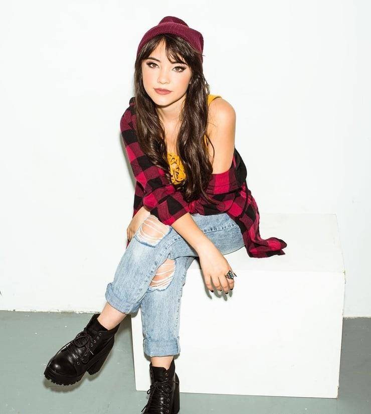 原创欧亚混血儿美女妮可儿霍夫说她是超女一点不为过