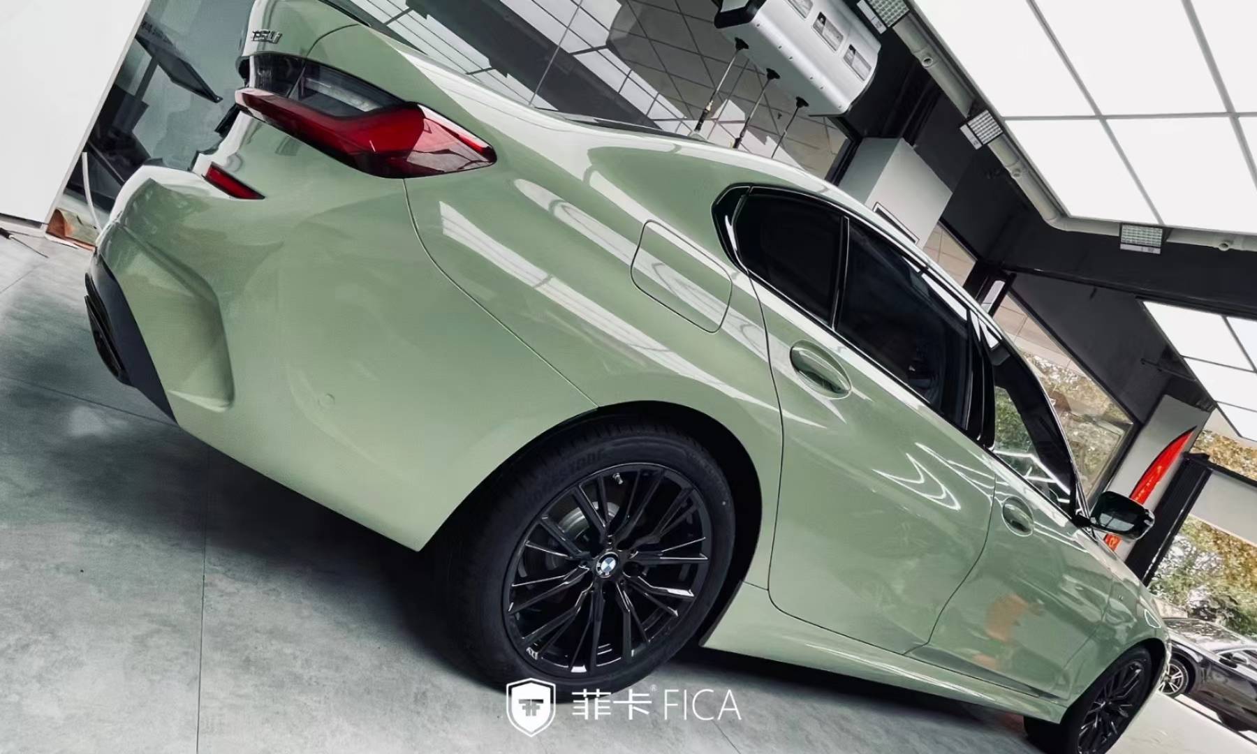 宝马325li菲卡改色膜卡其灰