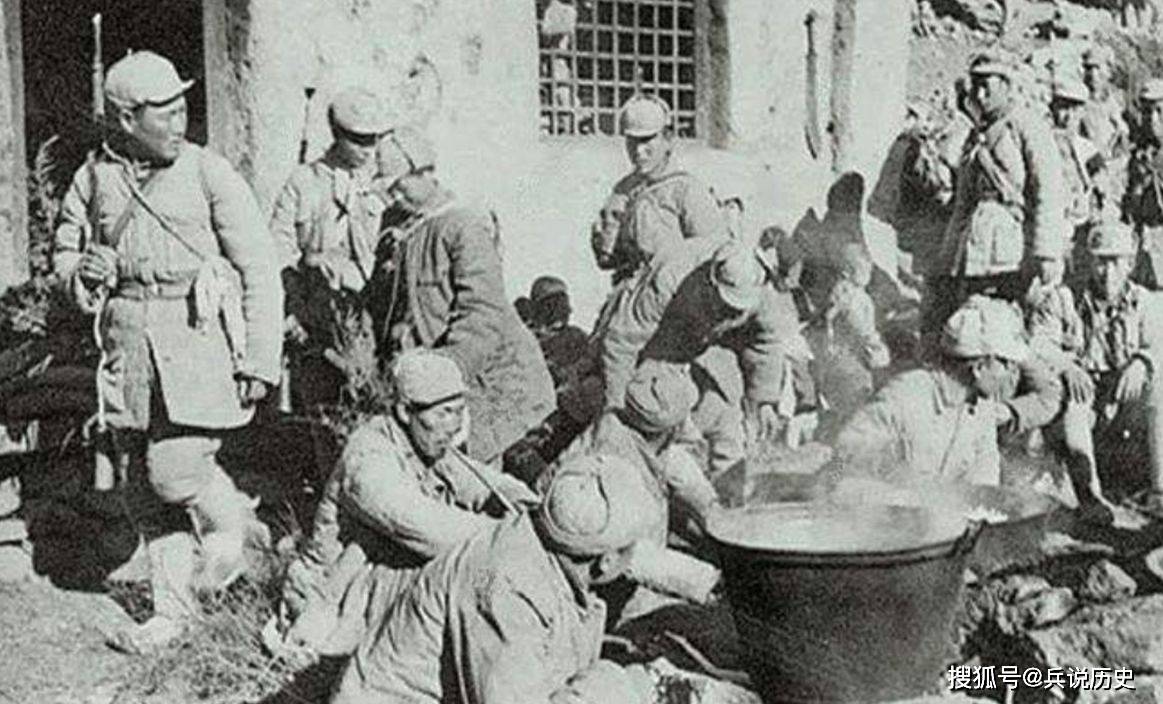 团长带官兵包饺子,大锅煮大饺快熟了,师长聂凤智电令:别吃了_官俊亭