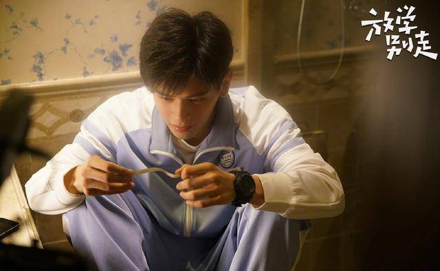 青春片新作再度来袭,姚弛搭档李婷婷拍《放学别走》_作品_类型_剧作