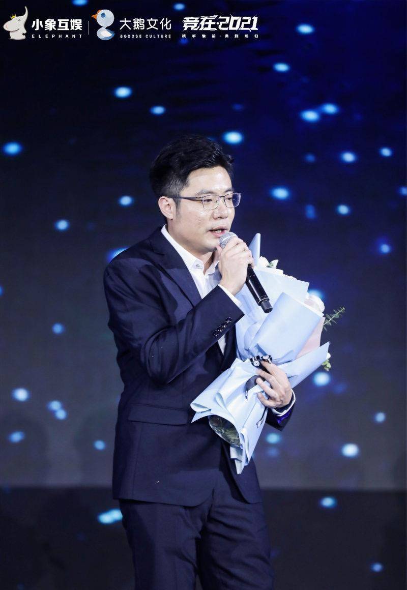 网友们都调侃左茄右马,开腔了,wdnmd真不错,场面