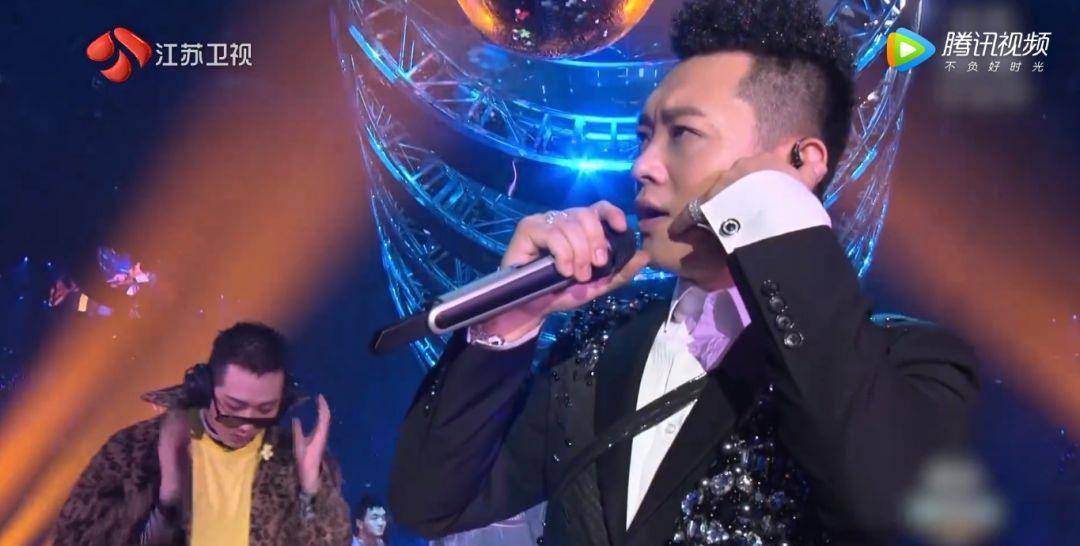 你的老舅 董宝石最火跨年rapper可以说,这一次的现场又证明了,只要