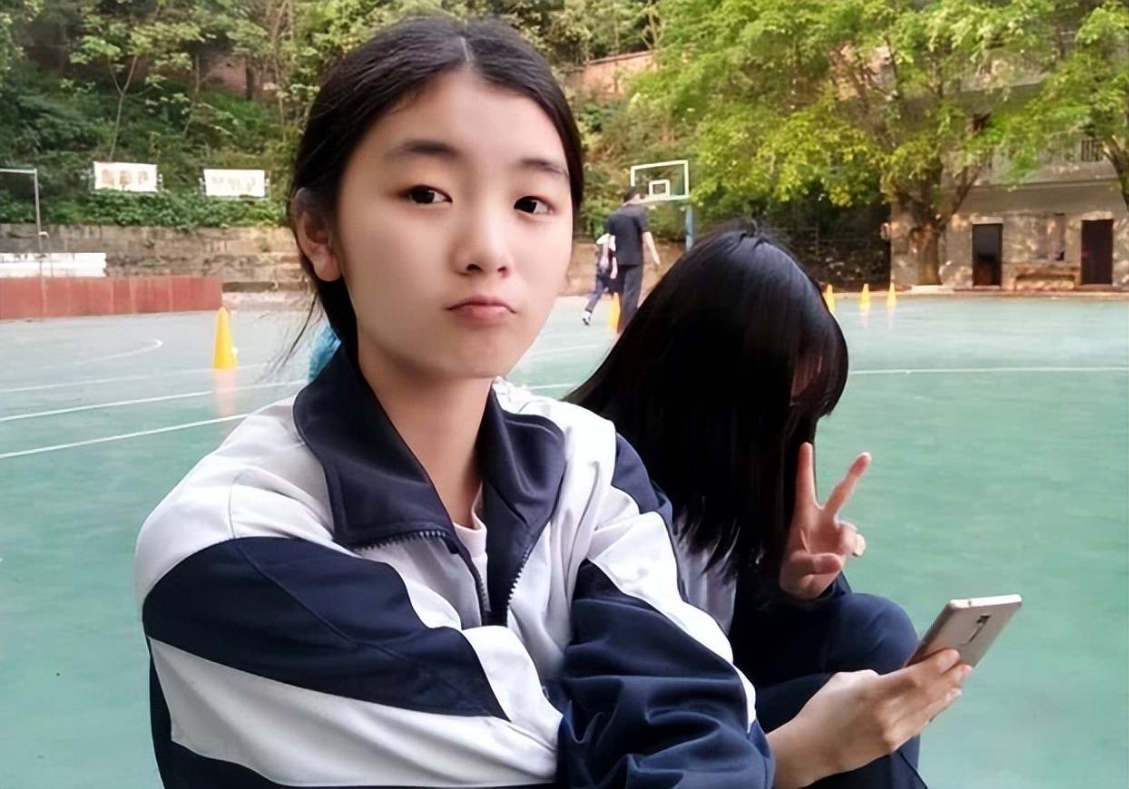 女生认为很丑的样子,男同学却表示"很心动"_事情_教育部门_男生