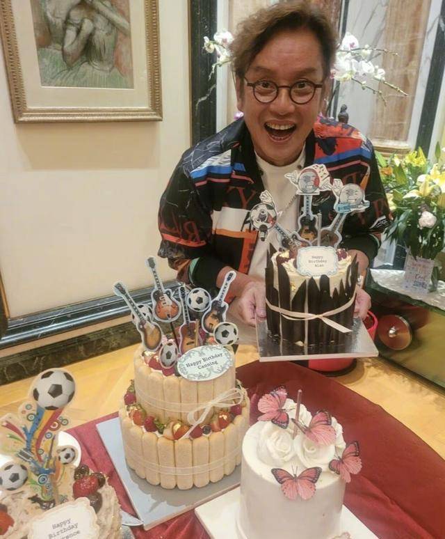 71岁谭咏麟庆生 老友相聚一堂 42岁廖碧儿意外现身 陈豪 霍建宁 关系 71岁谭咏麟庆生 老友相聚一堂 42岁廖碧儿意外现身 陈豪 霍建宁 关系