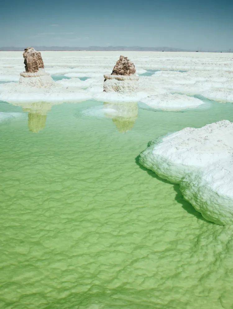 「察尔汗盐湖怎么形成的」_察尔汗盐湖形成的原因和特点