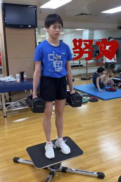 体坛卷起来!全红婵,张家齐高难度训练,张雨霏花式上楼梯