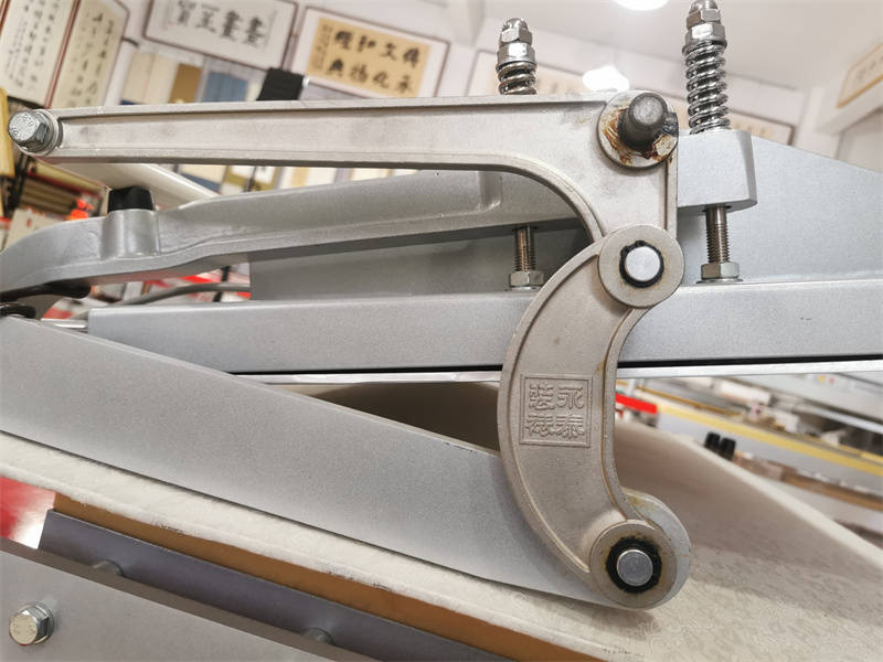 书画装裱机手动型如何正确使用