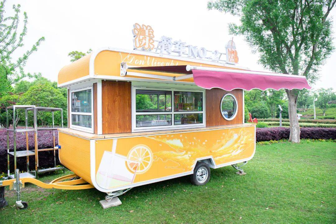移动餐车开启销售新模式,一辆辆造型可爱,功能齐全的网红餐车进景区
