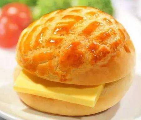 原创今天和大家分享一款港式菠萝包的做法制作简单美味可口