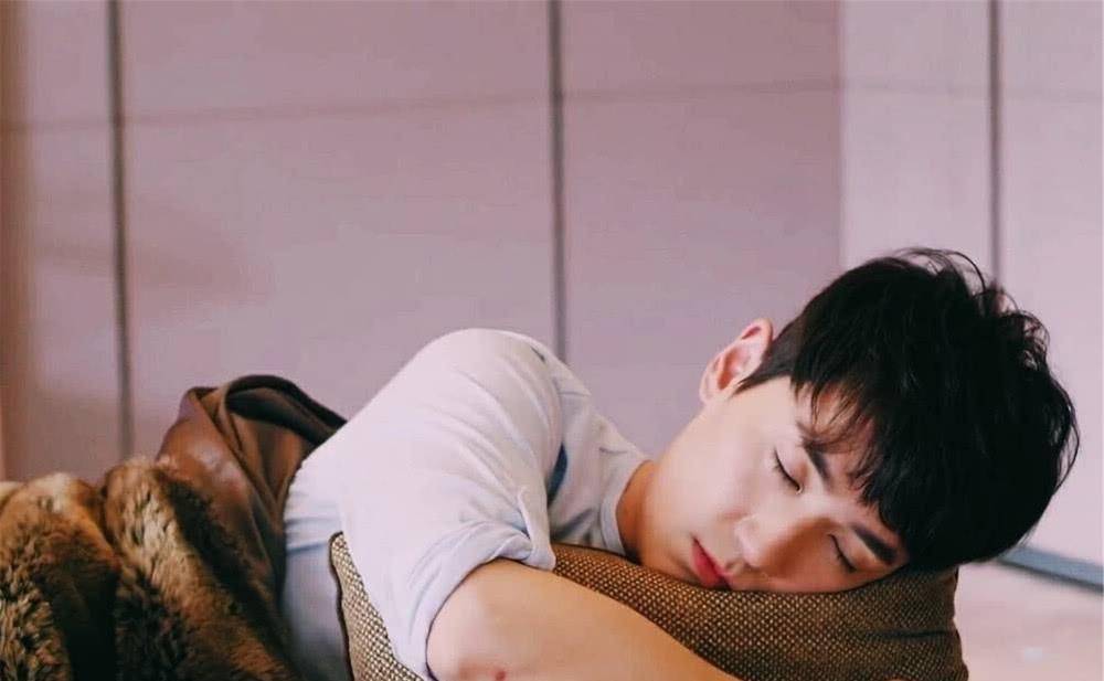 原创男神睡颜合集肖战安静王源可爱一博不愧是王一包