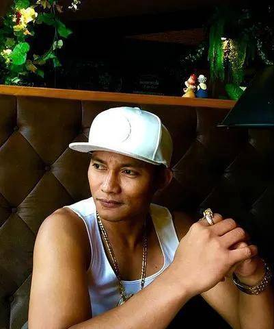 托尼贾以泰拳闻名世界,成龙也是他的粉丝,如今却给陈思成当配角_电影