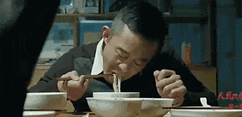 "一碗面条"演技封神,如今沦为笑谈,侯勇的故事远比你想的精彩_潘雨辰