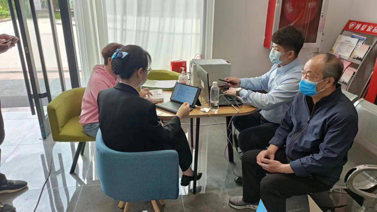 16淄川农商银行开展系列活动庆祝"五一"国际劳动节_客户_村民_杨寨