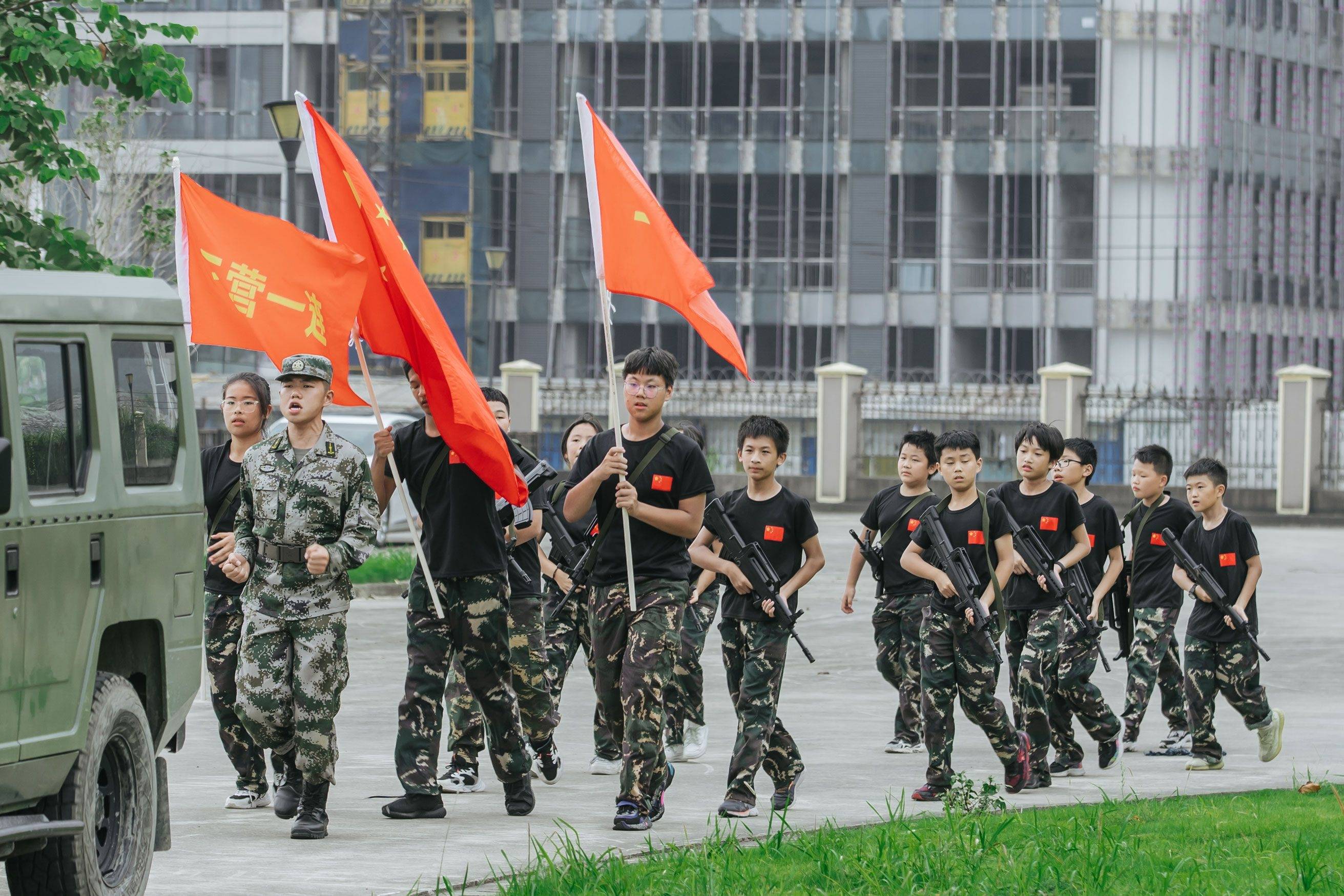 这个夏天军事夏令营带你寻找更棒的自己