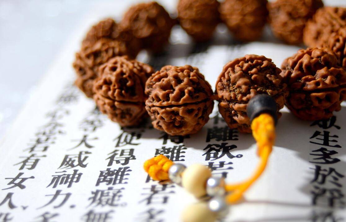 静心盘物:菩提子"盘玩"和"保养"有何区别?_寓意_自然_巅峰