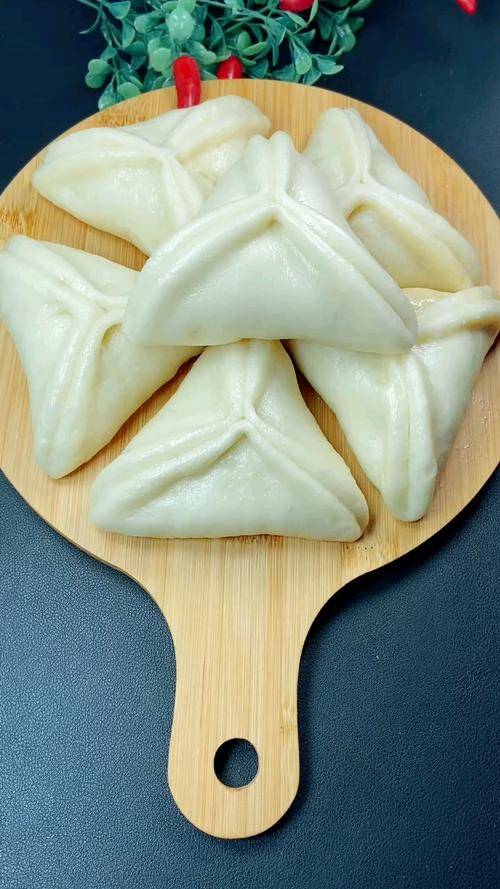 原创小的时候特别喜欢吃糖三角特别是趁热掰开看着糖汁流出来