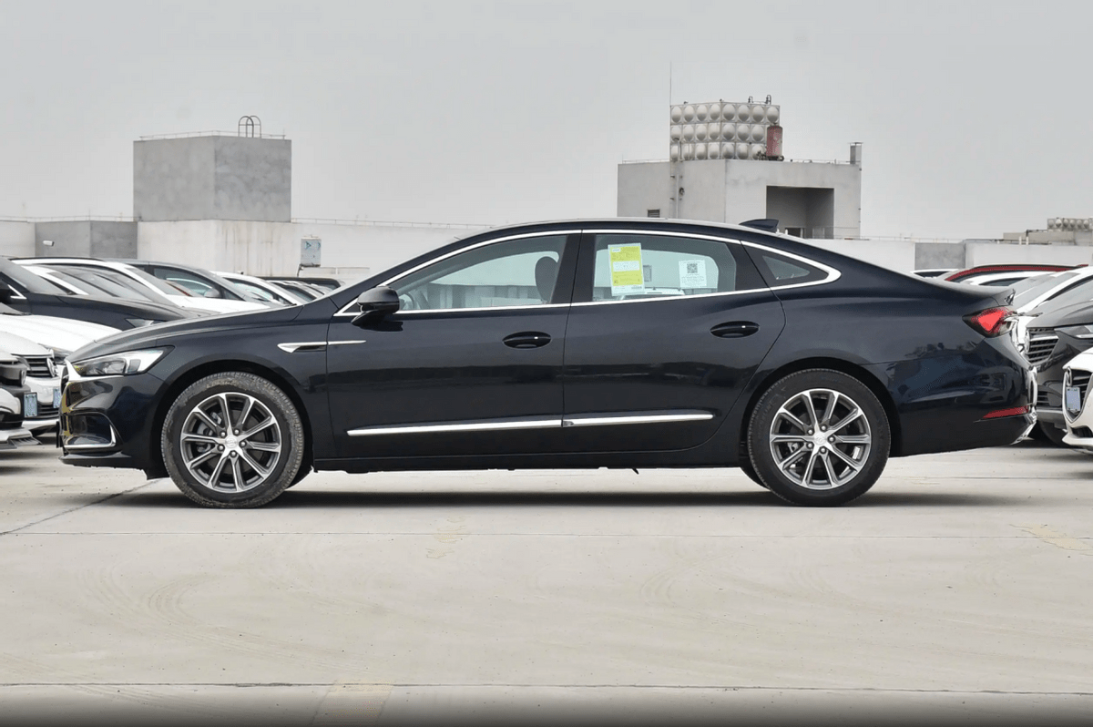 好看不贵的美系中级车超5米的车长解析别克君越652t豪华型