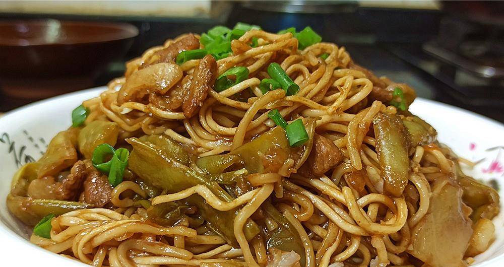 豆角焖面这样做真是好吃鲜香味浓是小时候妈妈做的味道