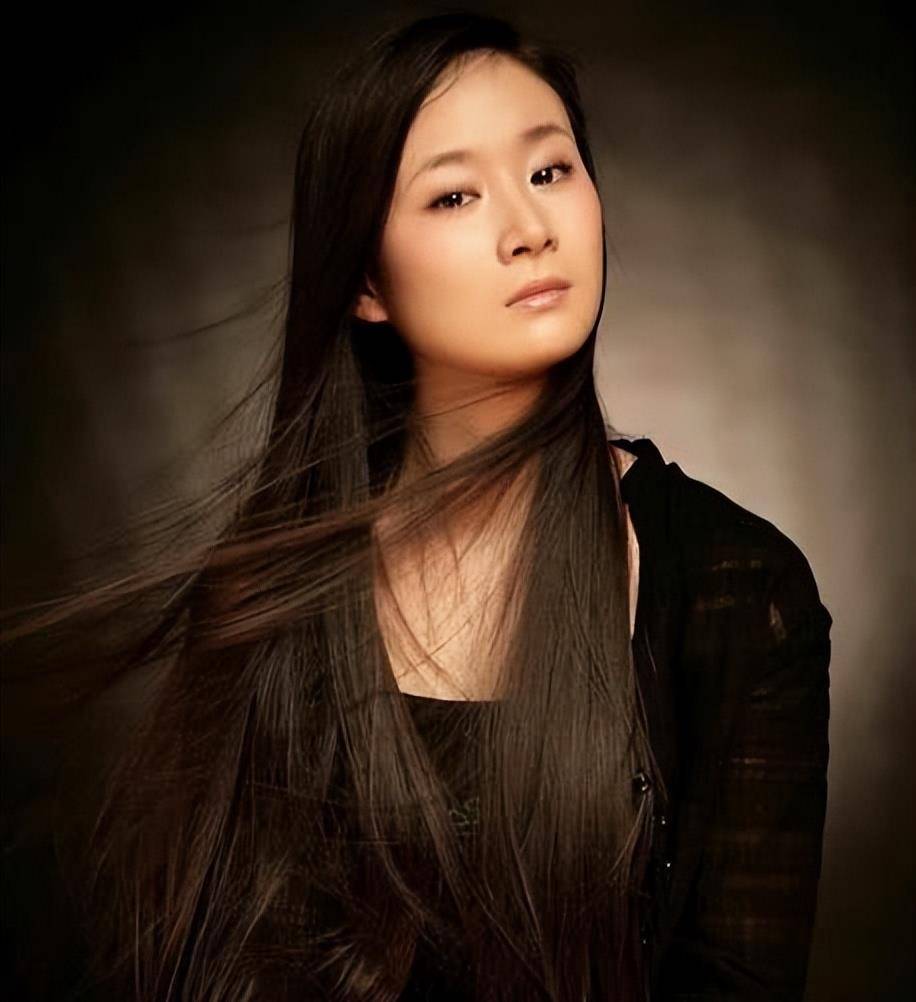 13年后再看王亚彬,辞掉王小蒙拒绝赵本山,才发现是最好的选择_舞蹈班