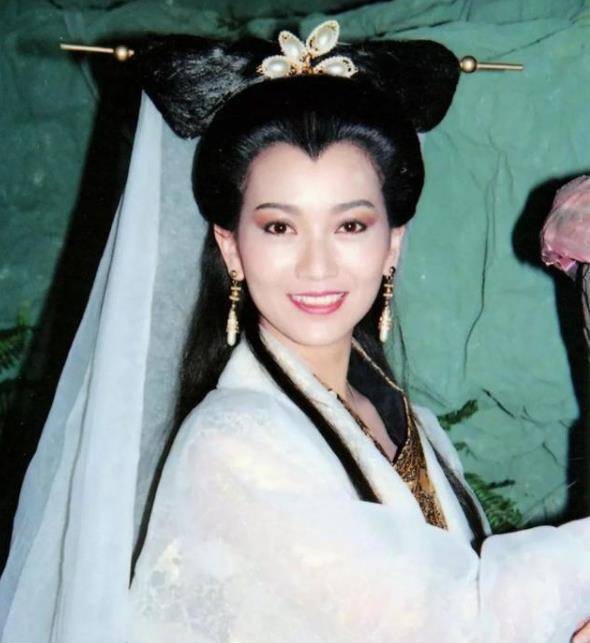 港风美女今夕对比 美人在骨不在皮 你能想到的美人都在这里 关之琳 美的 张曼玉