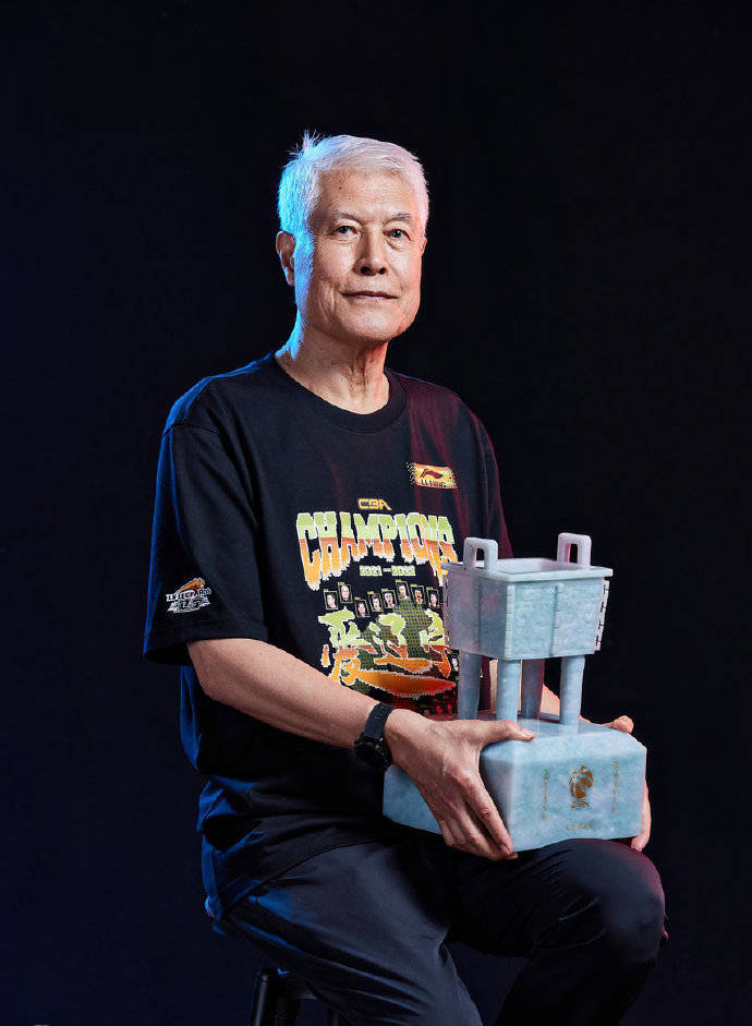 原创辽篮4消息队长35岁生日蒋兴权赞辽宁球迷第一高诗岩有进展