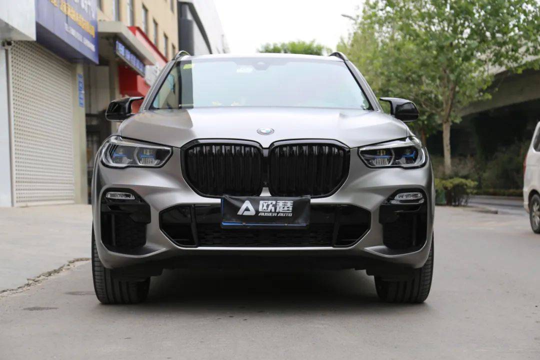 宝马x5全车改色贴膜液态金属银