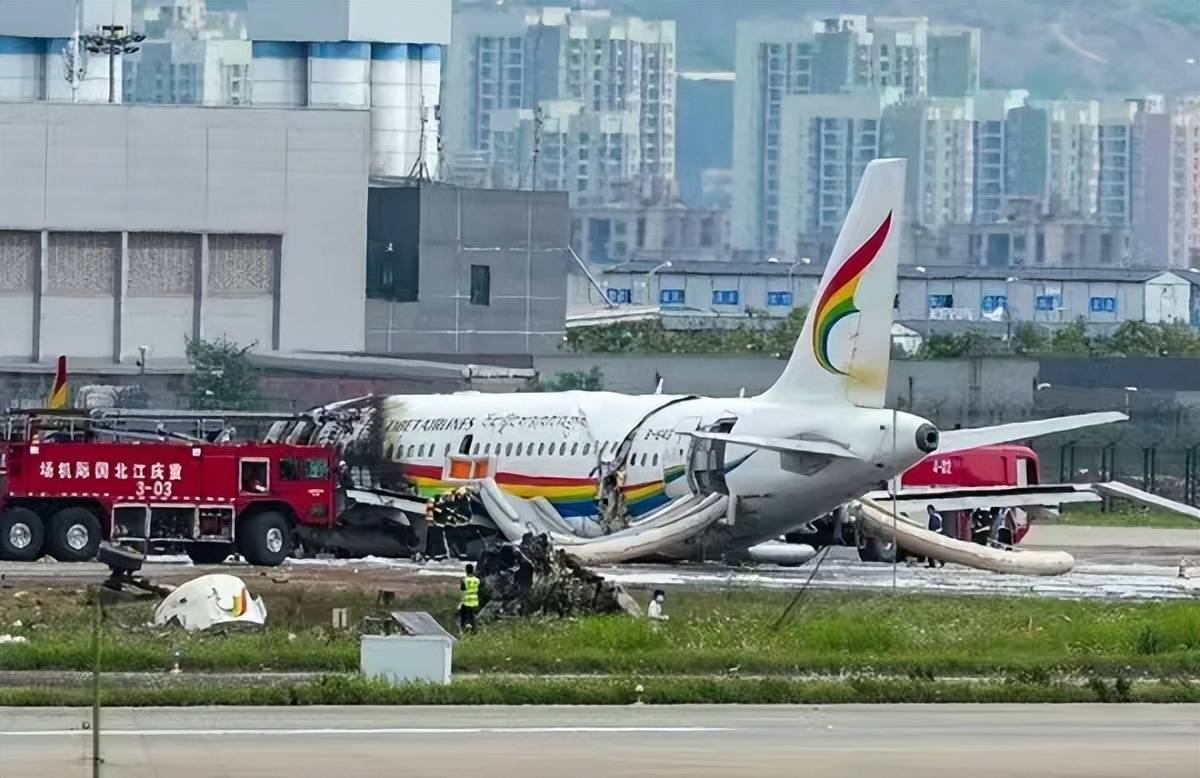 事故发生在08:09,西藏航空b-6425飞机tv9833执行重庆至林芝航班,在