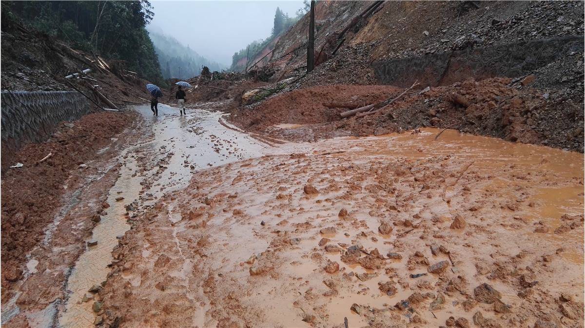 全国防灾减灾日:遇到山体活泼,暴雨,泥石流,龙卷风该怎么办?