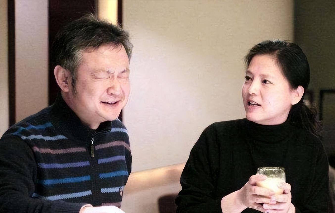 和剧中许多演员戏剧性甚至是离奇的人生经历相比,袁玫一路走来虽然