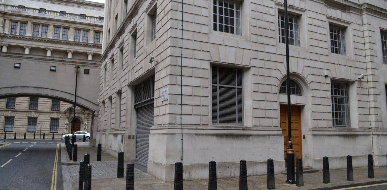 而在美国也存在相似的魔法部机构(the magical congress of the