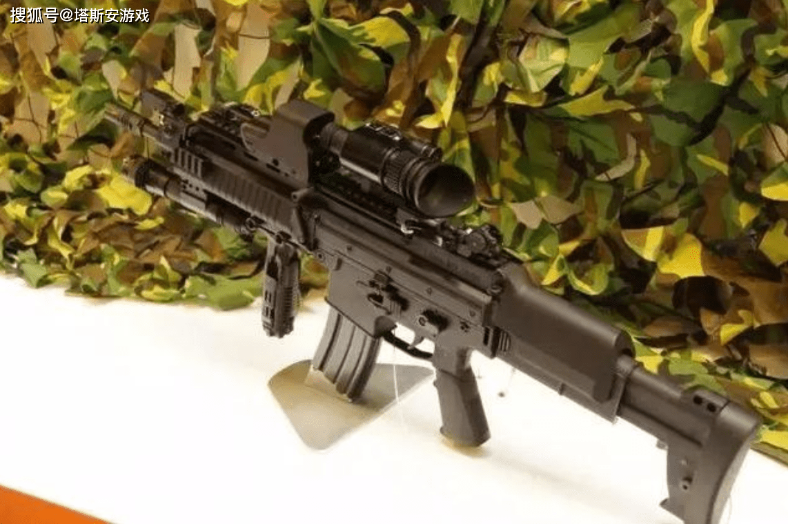 xt-97突击步枪在09年亮相,是一种全新的模块化单兵武器,它的最大特点