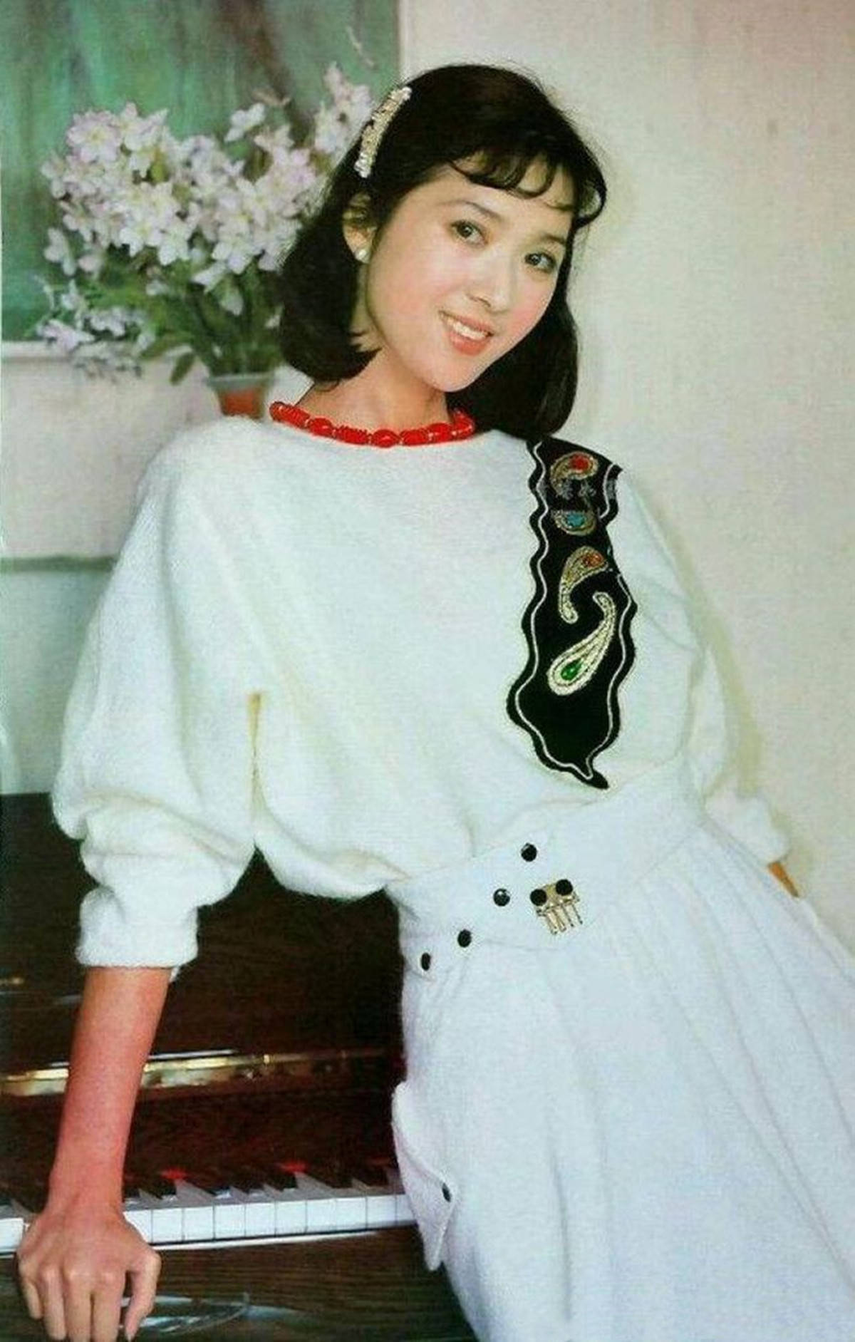她是80年代中国最美女演员被誉为中国的奥黛丽赫本