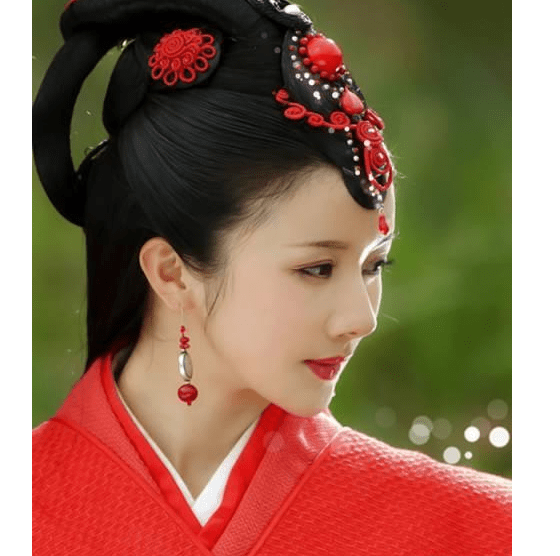 中的李红袖;《李卫当官》中的岳思盈;果不其然,先看一波儿孙菲菲的