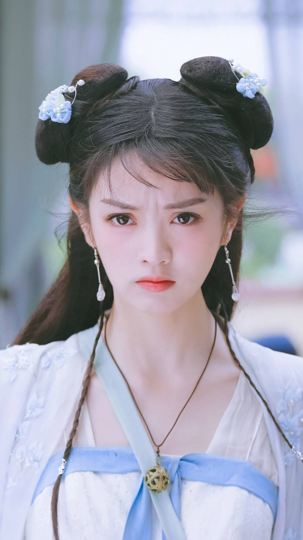 她是不是开了大眼特效好久没见这么水灵的大眼睛了