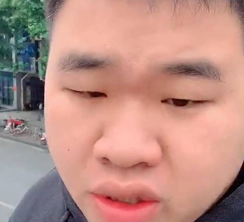 冷少社畜逆袭大网红与蒋胖胖垄断颜值界有何本事抱得美人归