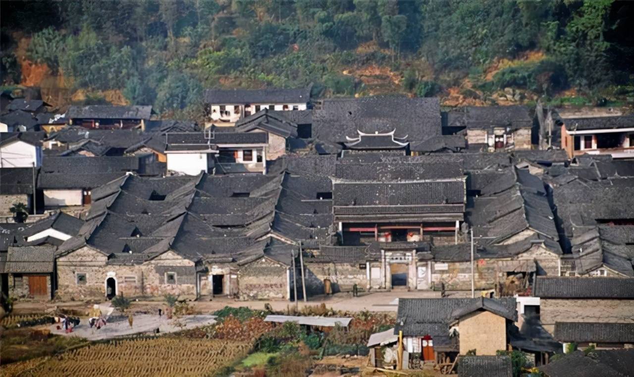 原创福建龙岩的培田村吴氏祖祠的石头天书其实是老祖宗的家训
