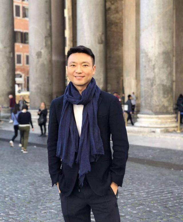 原创主持人康辉27年前面试电视视频曝光年轻时的颜值完全不输小鲜肉