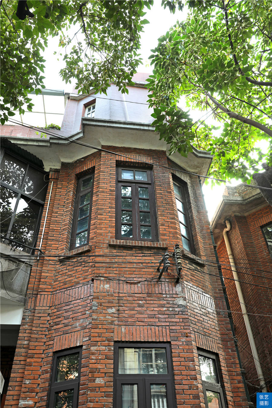 在 广州 还有另一处西洋建筑群,其位于古代 广州 城外的东面,是 广州