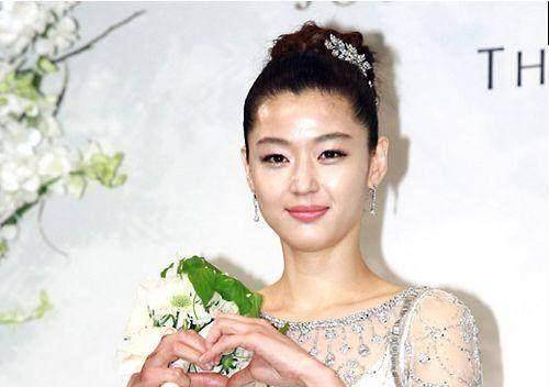 原创因野蛮女友红遍亚洲凭千颂伊再回巅峰36岁2胎回归恍若少女