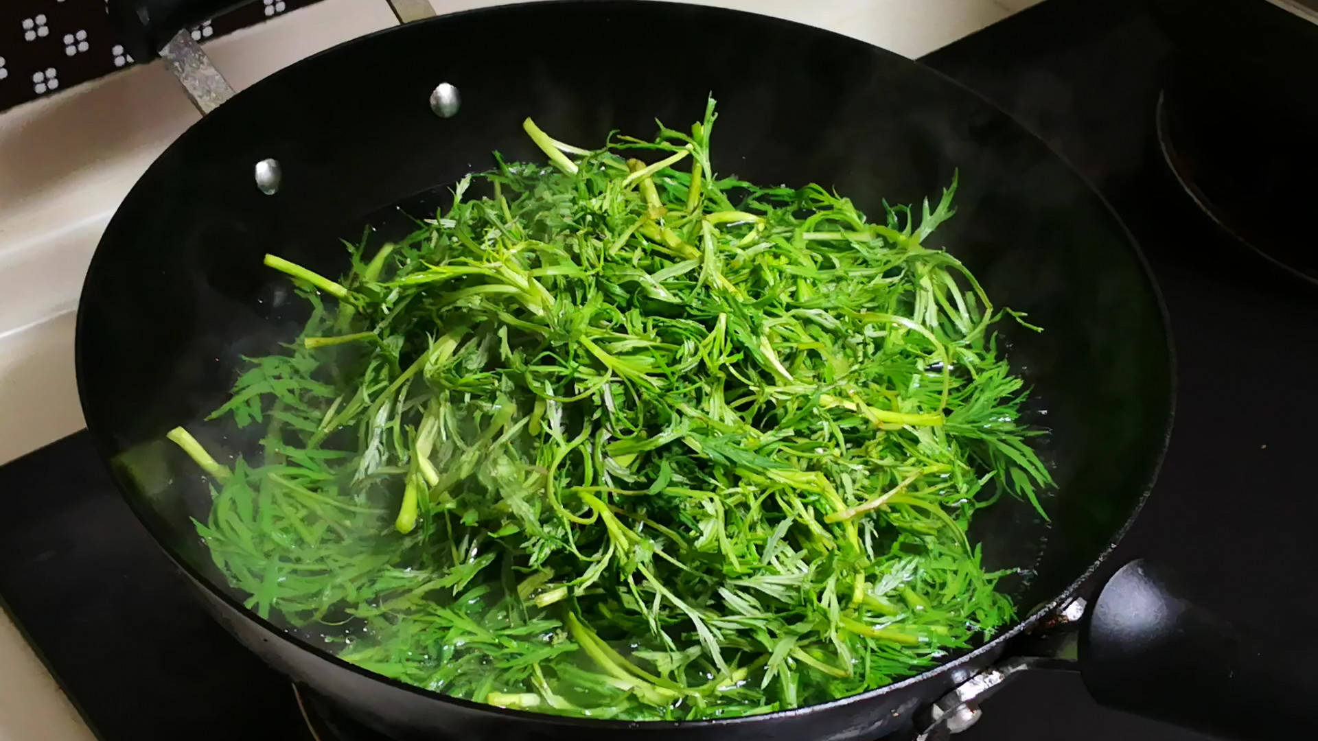 柳蒿芽_口感_山野菜