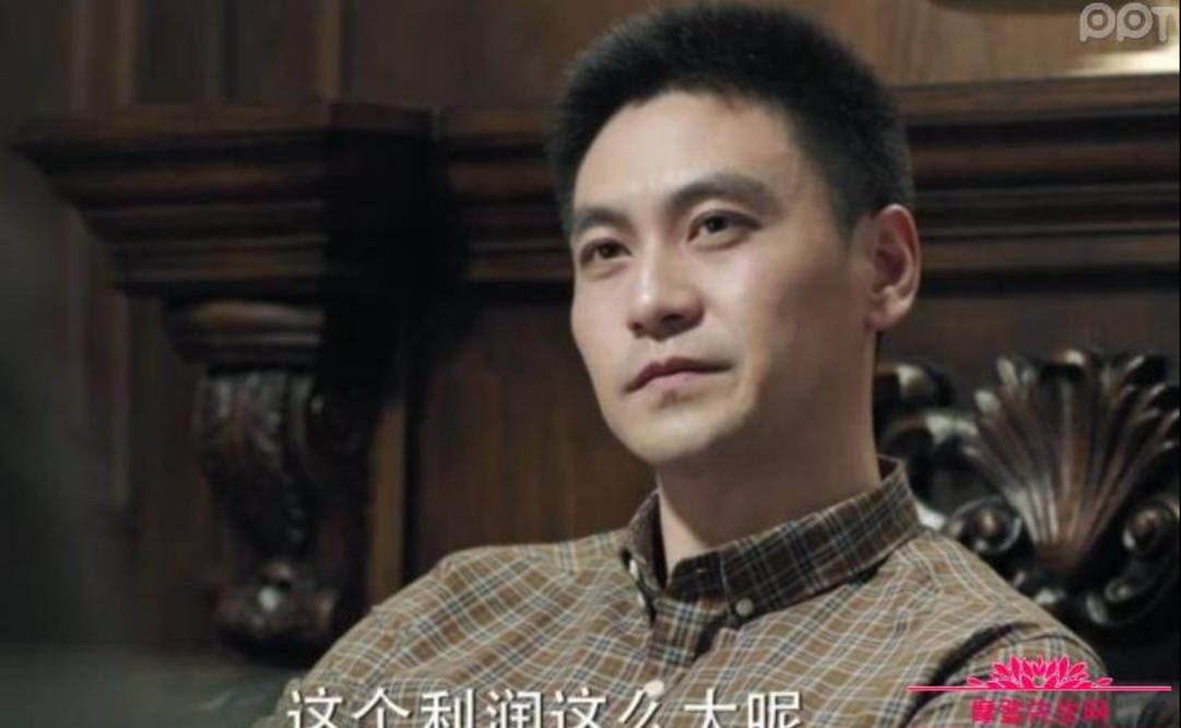 原创人民的名义倒卖内部信息的记者李飞陪母亲卖鱼遭人嘲讽