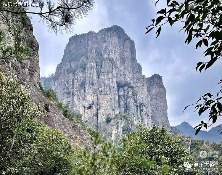 十二峰旅游风景区介绍图片